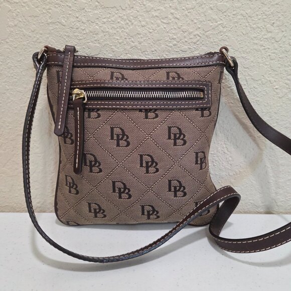Dooney & Bourke Fall Slim Design Signature Monogram Canvas Shoulder Handbag - Picture 1 of 13